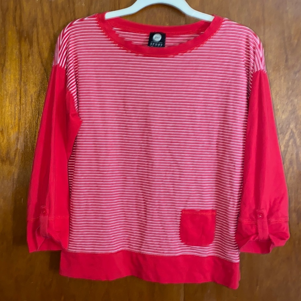 Jones, New York Sport- Red & White Crewneck Long Convertible Sleeve Shirt-Medium